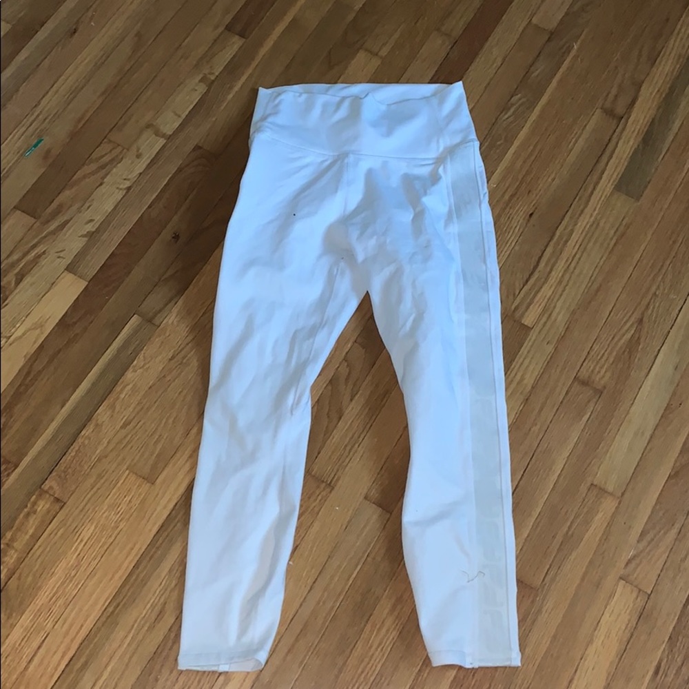 White fabletics leggings